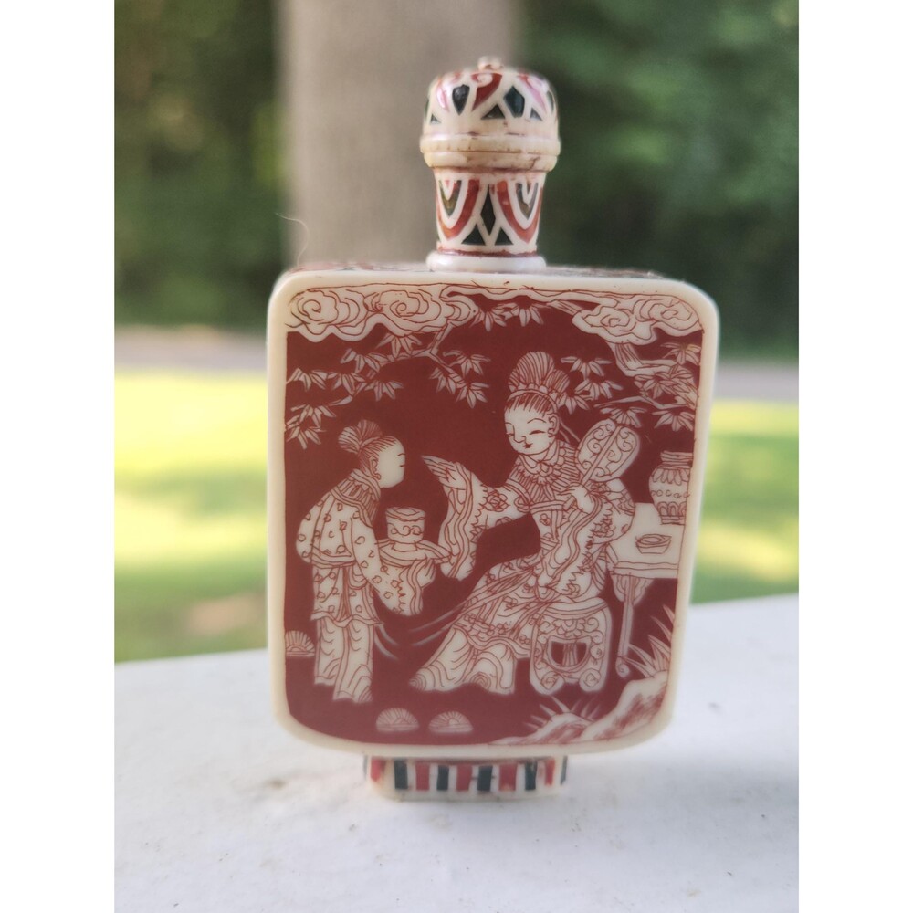 Antique Porcelain Snuff Bottle with Spoon | Kanji Studio Mark | Iron Red Enamel - Picture 12 of 16